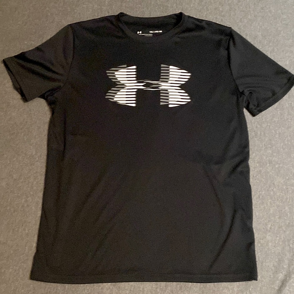 Boy’s UnderArmor Heatgear t-shirt
